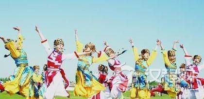 达斡尔族的民间歌曲有哪些体裁?