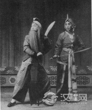 京剧《打渔杀家》周信芳饰萧恩、童芷苓饰萧桂英