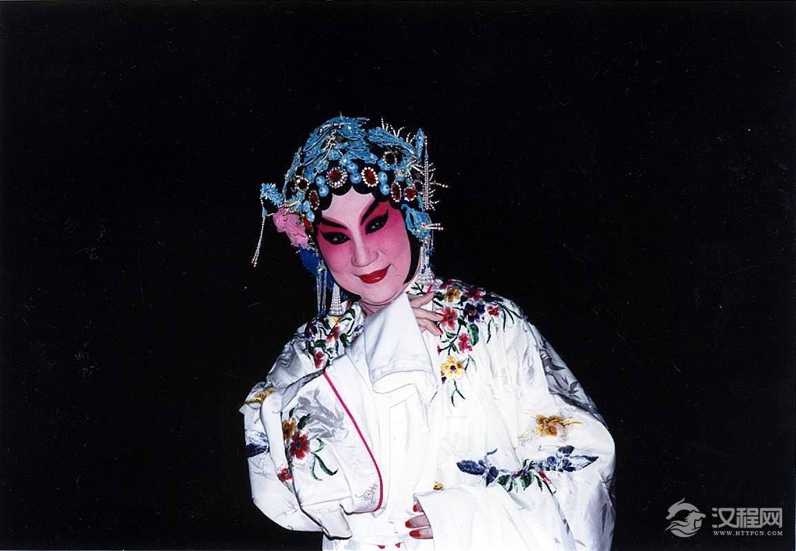 《凤还巢》顾正秋饰程雪娥 《凤还巢》顾正秋饰程雪娥