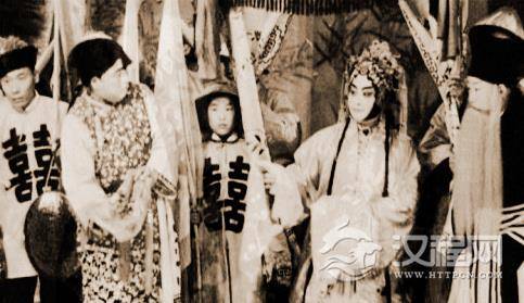 《锁麟囊》程砚秋饰薛湘灵 《锁麟囊》程砚秋饰薛湘灵