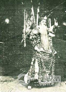 《定军山》谭富英饰黄忠 《定军山》谭富英饰黄忠