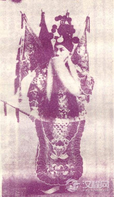 《定军山》马最良饰黄忠 《定军山》马最良饰黄忠