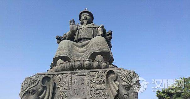 阿拉坦汗的石像