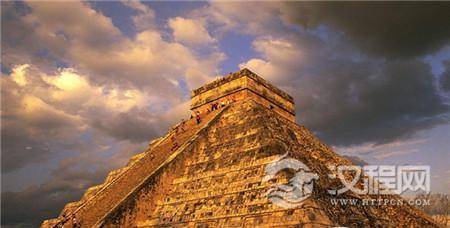 血色玛雅金字塔 血色玛雅金字塔