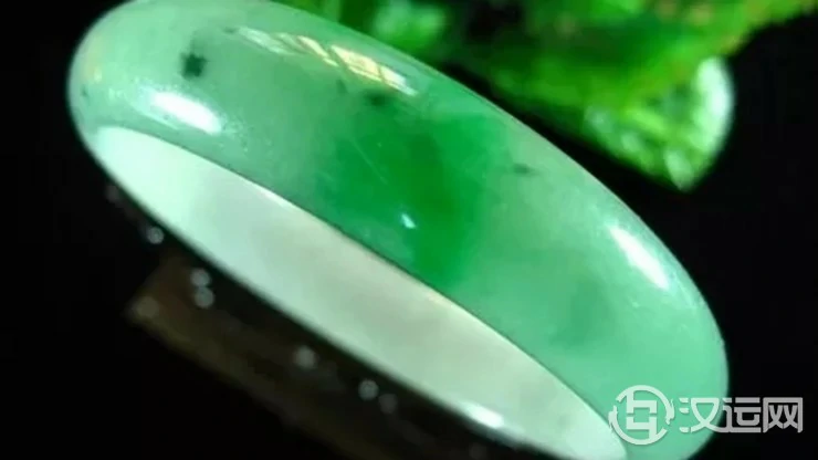 玉器有灵性佩戴需讲究 玉器有灵性佩戴需讲究