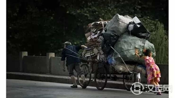 有一种美德叫做助人不求回报 有一种美德叫做助人不求回报
