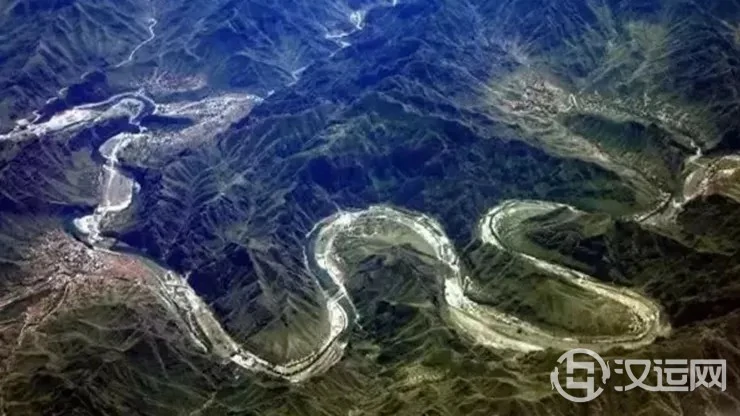 为何风水学把绵延的山脉称为龙脉? 为何风水学把绵延的山脉称为龙脉?