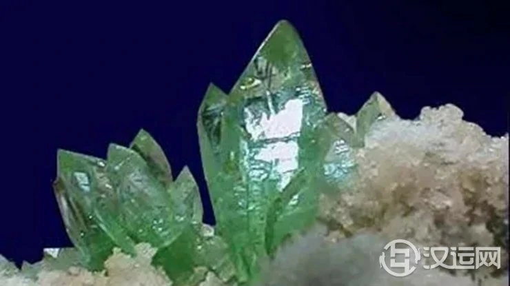 双鱼座的守护水晶——鱼眼石 双鱼座的守护水晶——鱼眼石