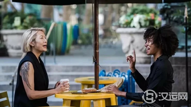 热心换来冷眼相待?边界感决定人际关系 热心换来冷眼相待?边界感决定人际关系