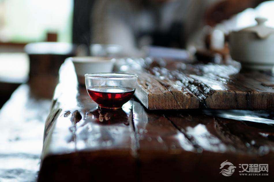 普洱茶宜长饮，不宜间断