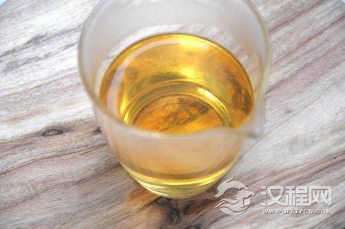 夏天喝白茶对身体健康有益