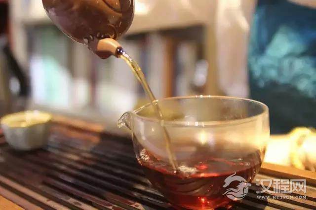 常喝茶，牙会变黄吗？