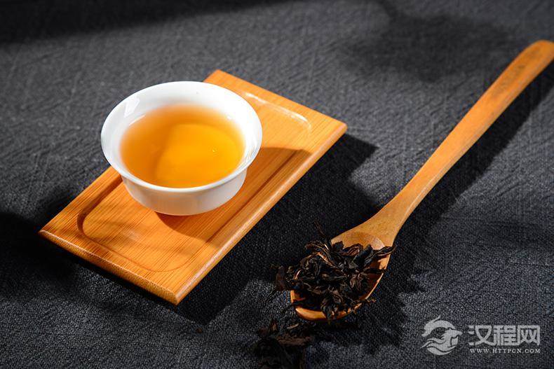 茶中的咖啡因会导致体液流失