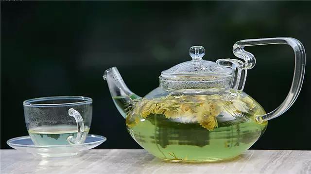 喝菊花茶不要“贪杯”最好不要连续五天饮用