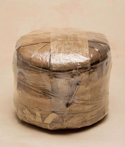 使用塑料袋包储存普洱茶会破坏原味