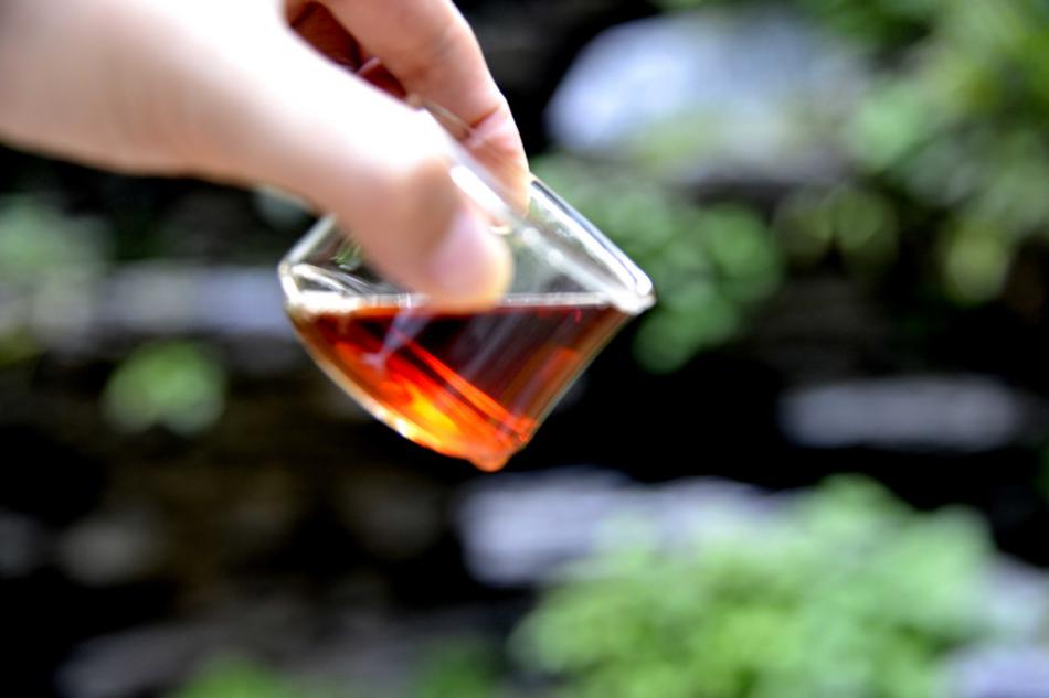 喝茶不宜过量、过浓或空腹饮用？