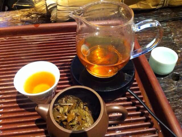 酒醉不宜喝茶 以茶解酒 容易损害肾脏