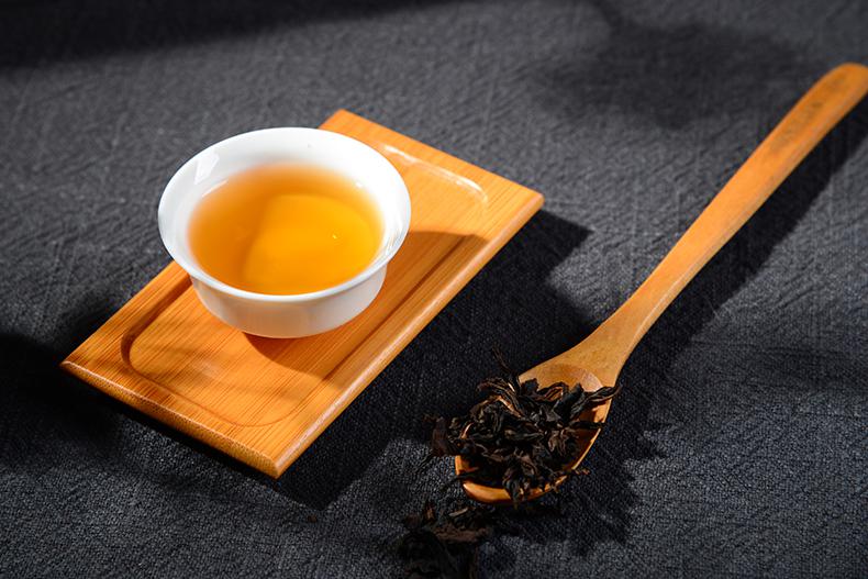 茶中的咖啡因会导致体液流失？