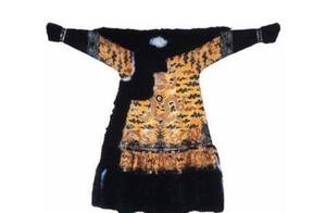 中国古代历届皇帝服饰都是怎样的？为何独爱黄色和龙图腾？