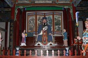 三国圣地武侯祠中，赵云作为武将却缘何身着文官服饰