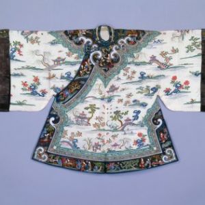 白纱地纳绣西湖风景纹达婆衣