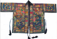 苗族服饰文化：绣在衣服上的历史