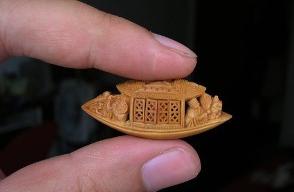 民间手艺：核雕——弃核巧雕，掌中物缘