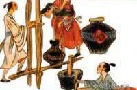 中国酒文化博大精深，但酒桌上互相劝酒是为什么？