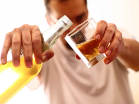 成年人必须知道的四个酒桌礼仪！看看你全部都知道吗？