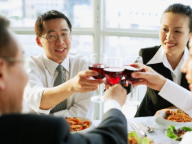 聚会喝酒？不会喝酒也教你横行酒桌