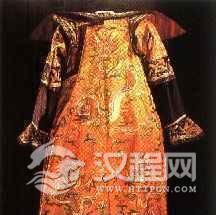 清代后妃朝袍特点和样式是什么？清代后妃朝袍简介