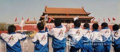 图说中国校服的百年变迁