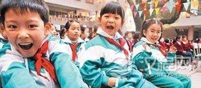 图说中国校服的百年变迁