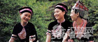 畲族服饰上的花代表什么意思？