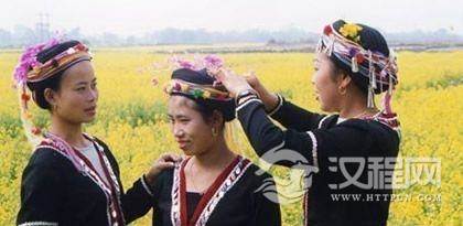 极具民族特色的德昂族服饰文化