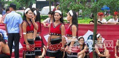 云南佤族服饰特点与风格