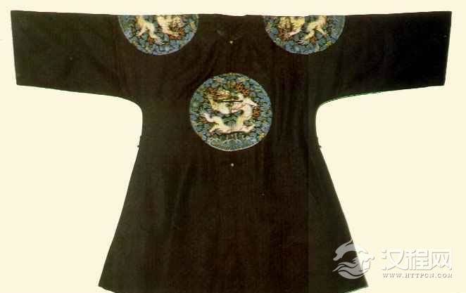 清代团龙补服特色和设计是怎样的？清代团龙补服介绍