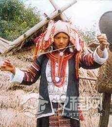 哈尼族服饰的特点和风格是什么？哈尼族服饰简介