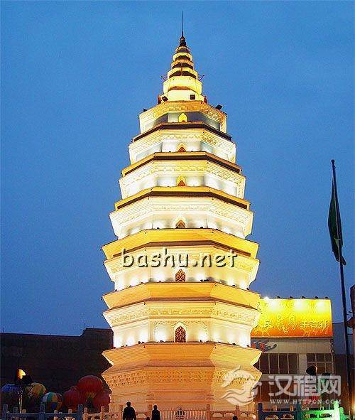 四川泸州报恩塔