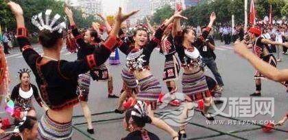 黎族竹竿舞的渊源和特点