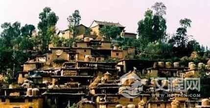 彝族建筑土掌房是云南彝族民居的特色建筑