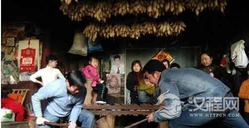 土家族春节习俗：打粑粑杀年猪有什么讲究