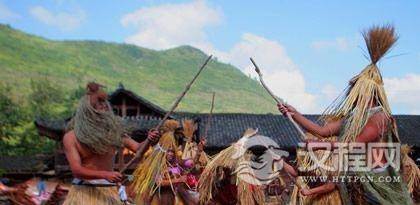 土家族古老而原始的舞蹈：茅古斯舞