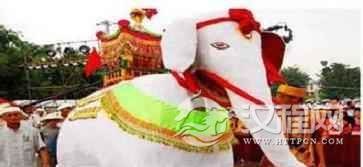 阿昌族“会街”：“青龙白象”是怎样迎佛祖的