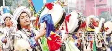 羌族羊皮鼓舞都需要怎样的道具和装束