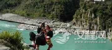 揭秘“溜索渡江”：怒族最不可思议的桥