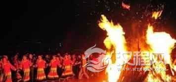 纳西族人是怎样过他们传统的火把节的