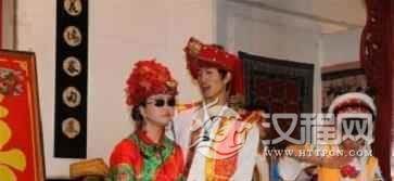 白族新娘为何要戴墨镜？又为何会掐新娘