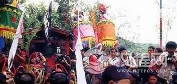 水族敬霞节水族为何十二年一祭敬霞节