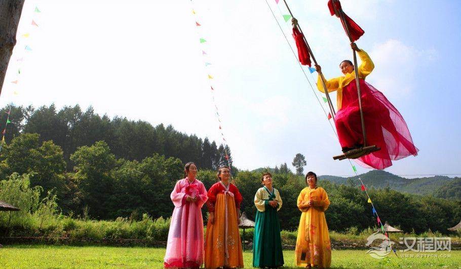 朝鲜族秋千体育活动